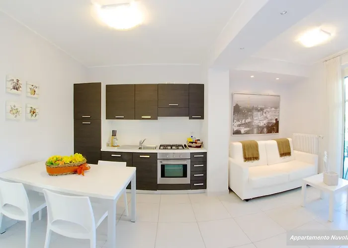 Nuvola - - Near The - Near The Center *